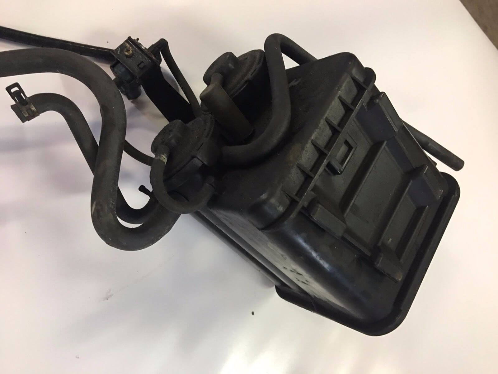 1996-2000 Toyota RAV4 EVAP Charcoal Vapor Canister - Used OEM