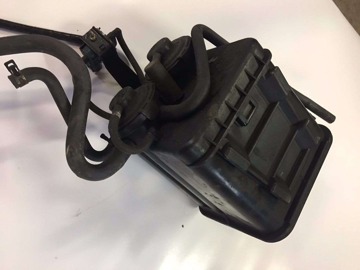 1996-2000 Toyota RAV4 Vapor Charcoal Canister 2.0L - Used OEM