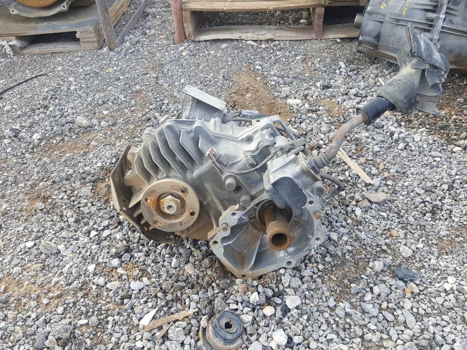 1998-2002 Honda Passport Isuzu Rodeo Amigo Transfer Case 3.2L 4x4 - Used OEM