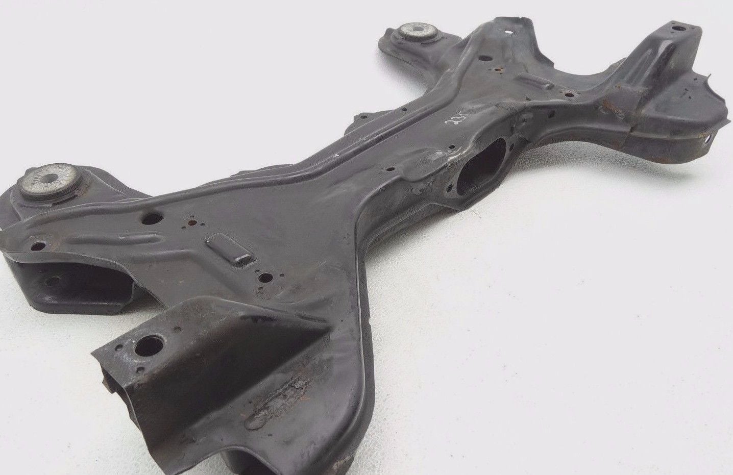 2000-2005 Volkswagen Jetta Beetle Bug Golf GTI Front Subframe Engine Cradle - Used OEM