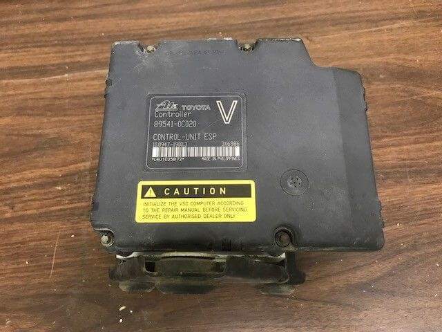 2001-2002 Toyota Sequoia ABS Anti-Lock Brake Pump Actuator - Used OEM
