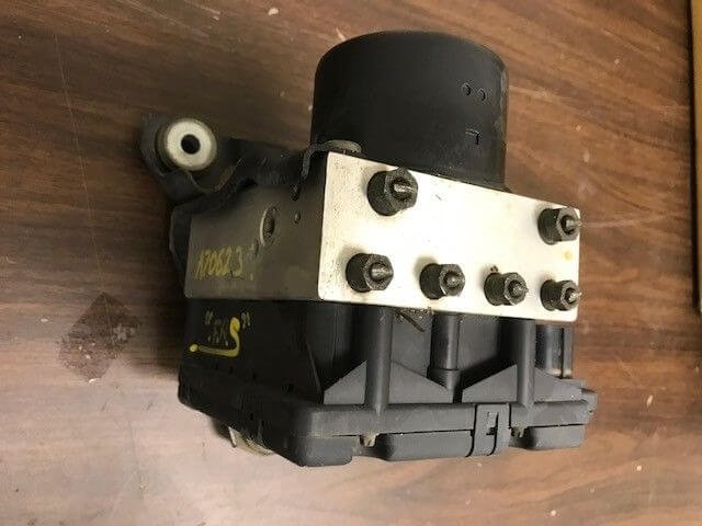 2001-2002 Toyota Sequoia ABS Anti-Lock Brake Pump Actuator - Used OEM