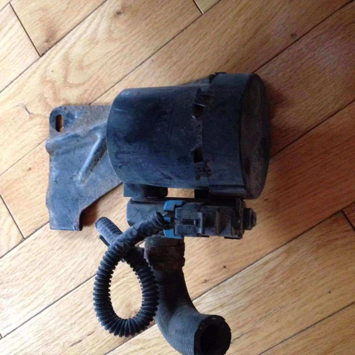2001-2003 Chevrolet Malibu Vapor Canister Purge Valve - Used OEM
