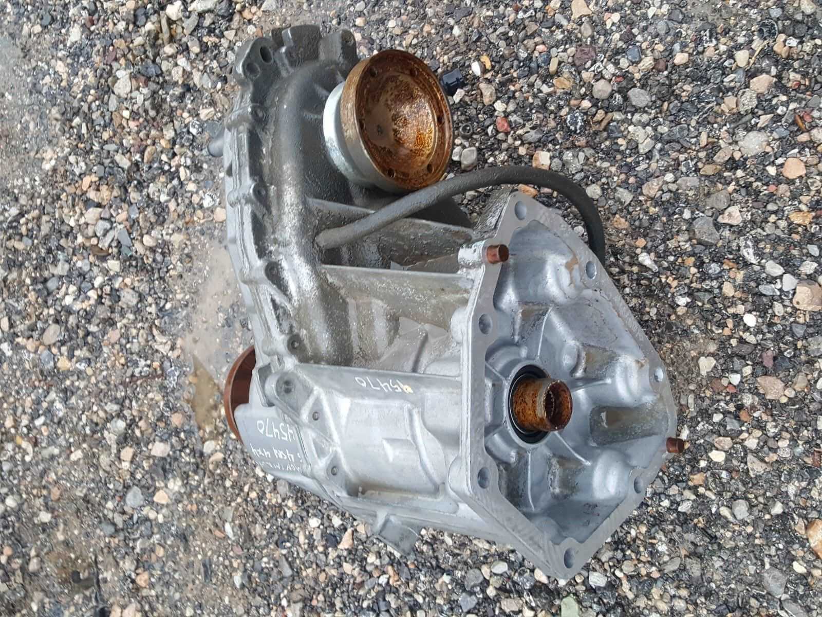 2002-2005 Ford Explorer Mercury Mountaineer Front Transfer Case Assembly - Used OEM