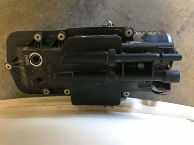 2002-2006 Chevrolet Trailblazer EXT GMC Envoy XL Air Ride Suspension Compressor Pump - Used OEM