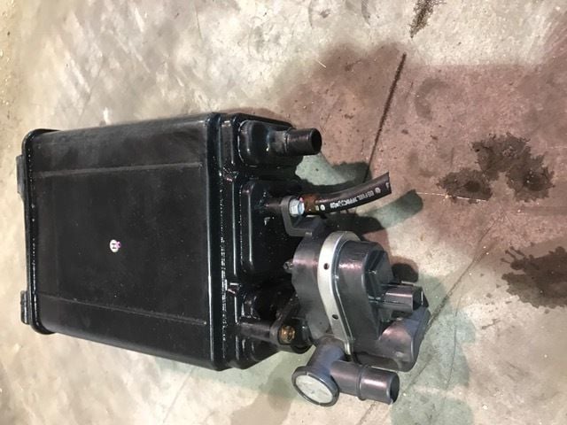 2003-2004 Toyota Tundra Charcoal EVAP Fuel Vapor Canister - Used OEM
