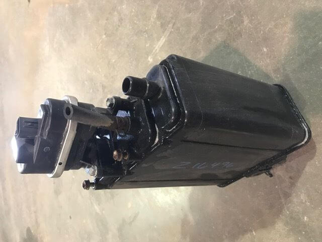 2004-2006 Toyota Highlander 2.4L Fuel Vapor Canister - Used OEM