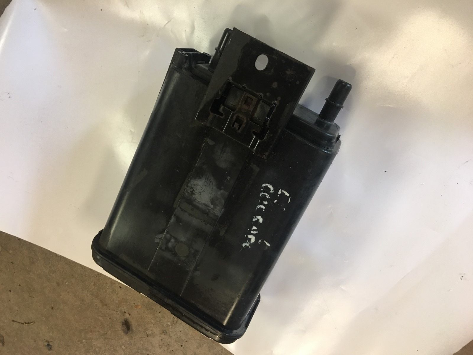 2006-2010 Hummer H3 Charcoal Fuel Vapor Emissions Canister - Used OEM