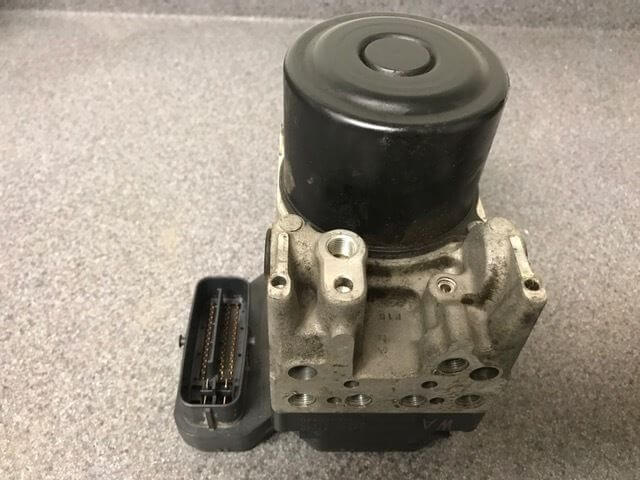 2006-2011 Lexus GS350 IS350 ABS Anti-Lock Brake Pump Actuator Assembly - Used OEM