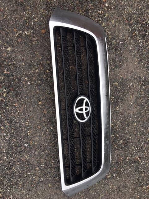 2007-2008 Toyota Tundra Upper Front Chrome Grille - Used OEM