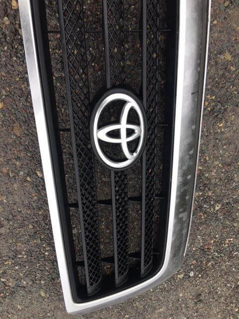2007-2008 Toyota Tundra Upper Front Chrome Grille - Used OEM