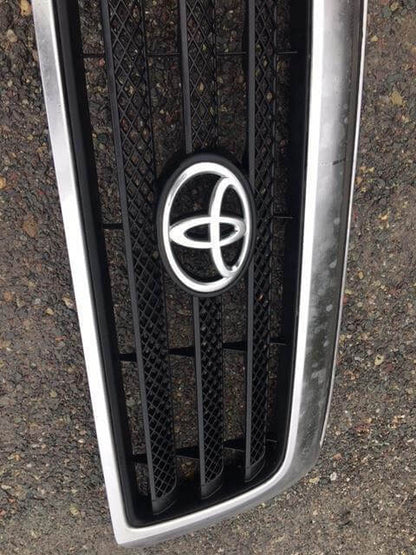2007-2008 Toyota Tundra Upper Front Chrome Grille - Used OEM