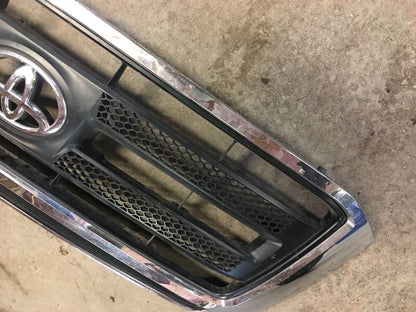 2009-2013 Toyota Tundra SR5 Upper Grille Chrome Black - Used OEM