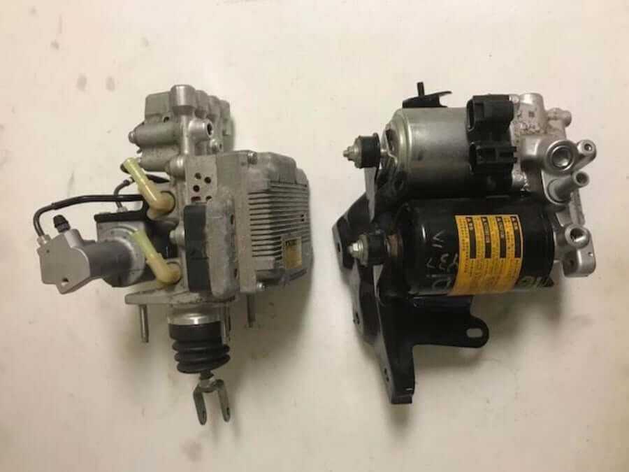 2010-2015 Toyota Prius ABS Brake Pump Actuator Control Module - Used OEM