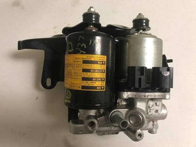 2010-2015 Toyota Prius ABS Brake Pump Actuator Control Module - Used OEM