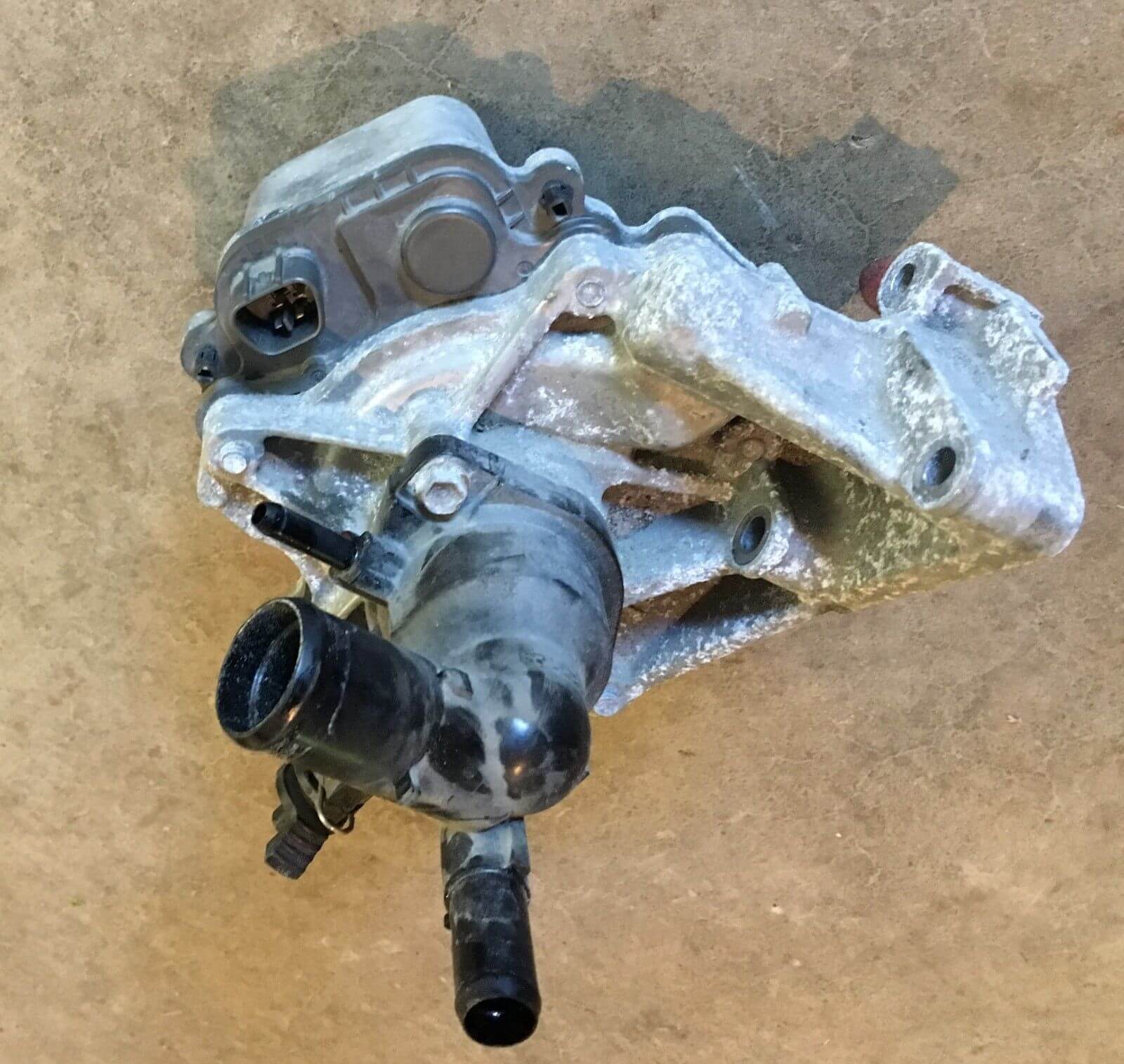 2012-2014 Toyota Prius C Water Pump with Coolant Thermostat Housing - Used OEM