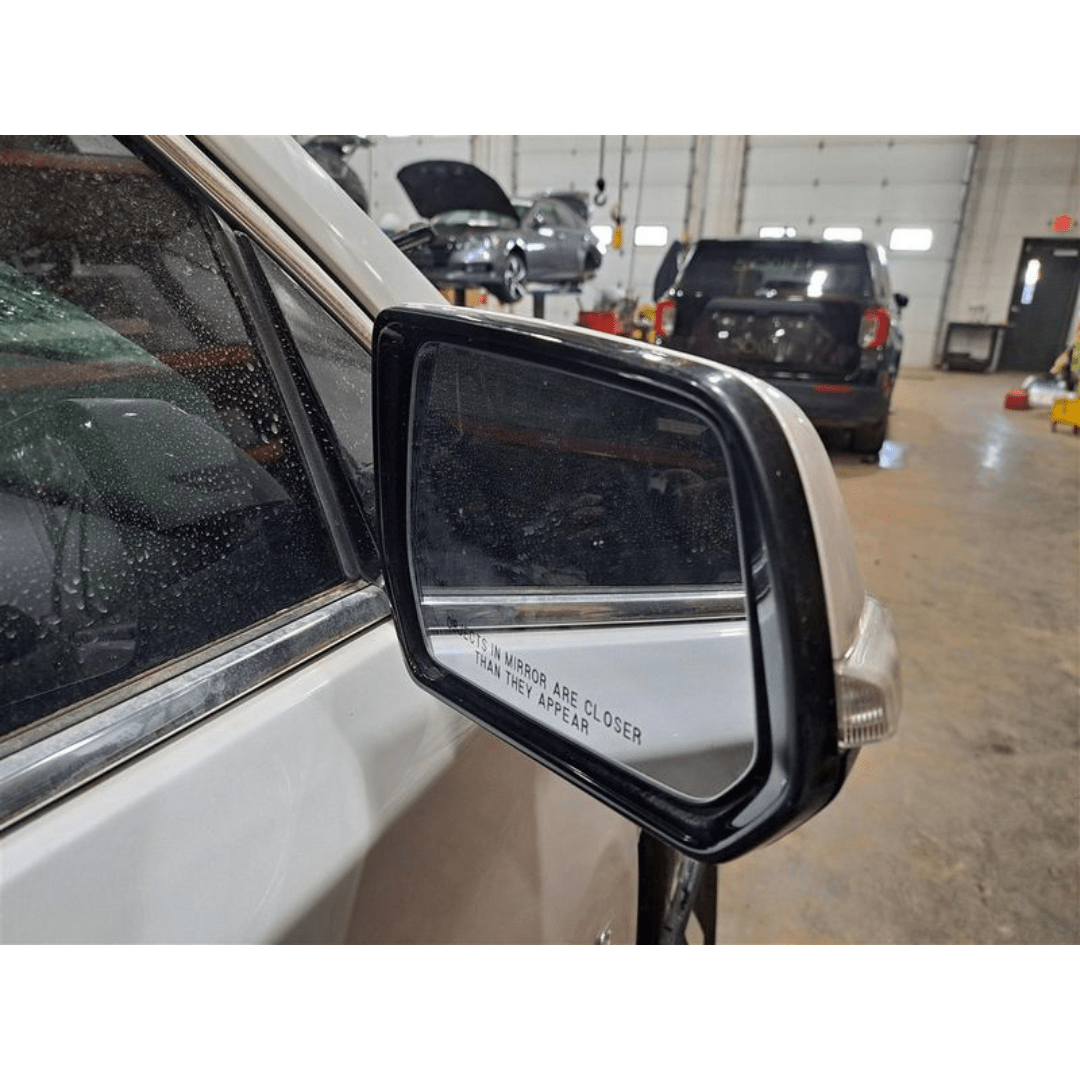 2018-2022 Chevrolet Traverse Right Passenger Side View Door Mirror White - Used OEM